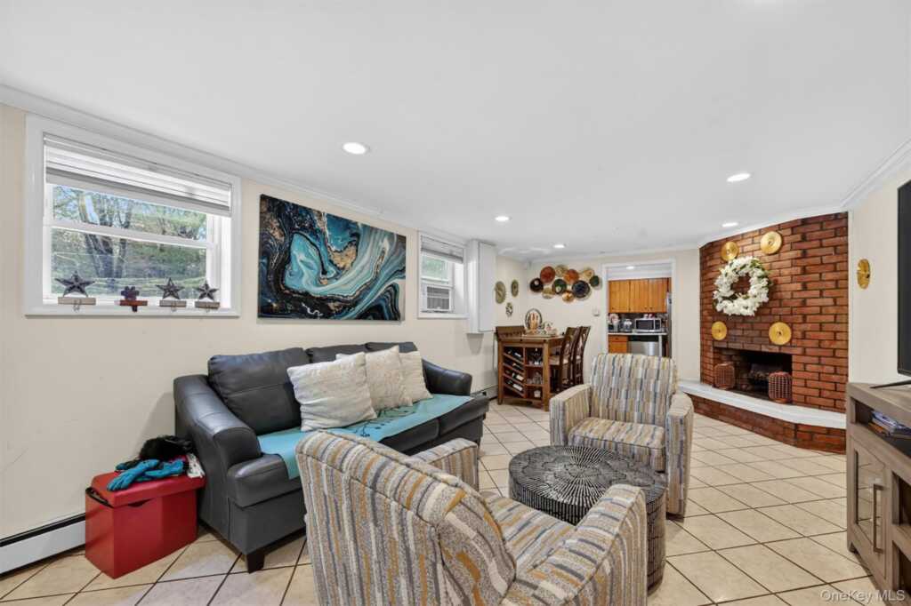 4 Kingsland Drive, New City, NY 10956 - Photo 30 of 44