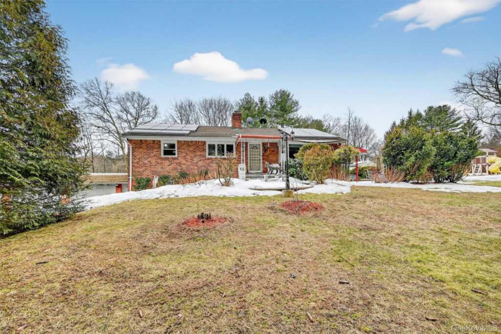 4 Kingsland Drive, New City, NY 10956 - Photo 4 of 44