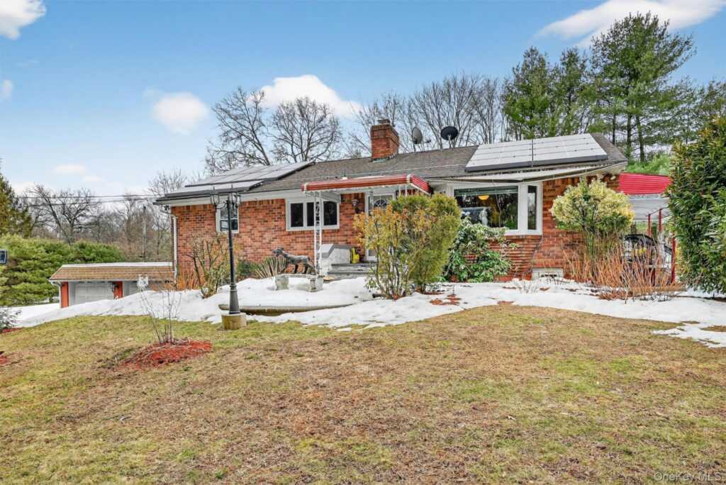 4 Kingsland Drive, New City, NY 10956 - Photo 5 of 44