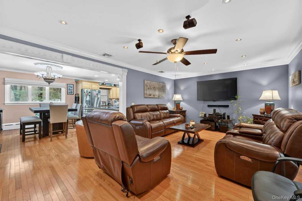 4 Kingsland Drive, New City, NY 10956 - Photo 8 of 44