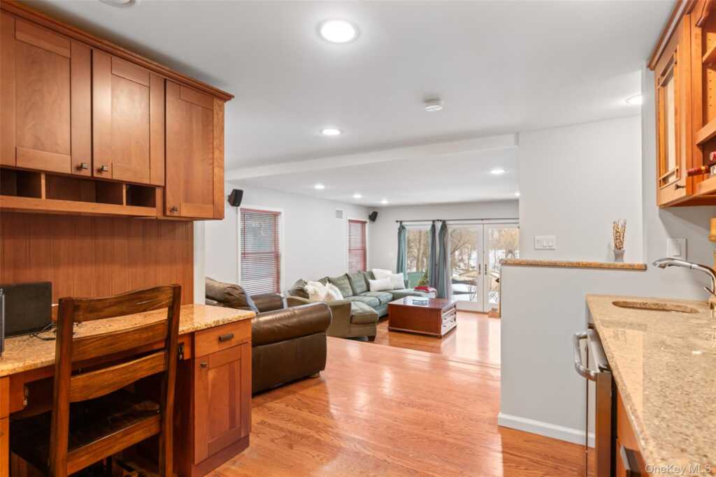 270 Cottage Road, Valley Cottage, NY 10989 - Photo 10 of 20