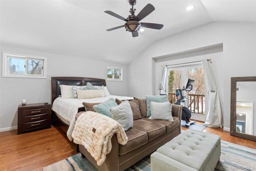 270 Cottage Road, Valley Cottage, NY 10989 - Photo 11 of 20