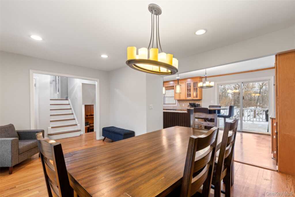 270 Cottage Road, Valley Cottage, NY 10989 - Photo 6 of 20