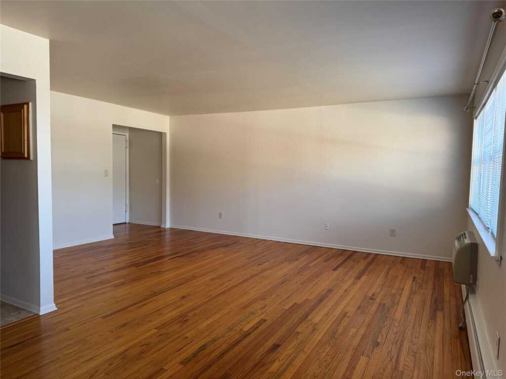 229 N Middletown Road, Unit #G, Pearl River, NY 10965 - Photo 4 of 9