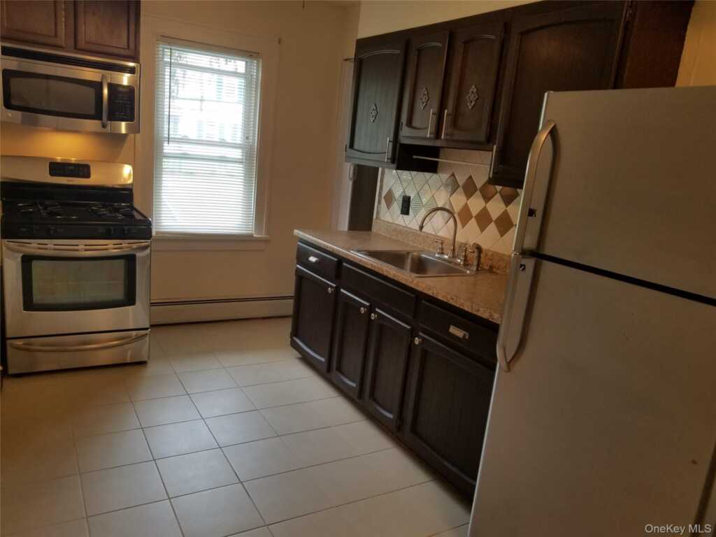 50 Mountainview Avenue, Unit #2, Pearl River, NY 10965 - Photo 4 of 14