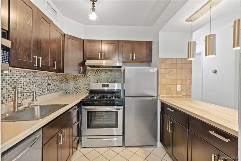 501 N Barry Avenue, Unit #2C, Rye, NY 10543 - Photo 4 of 15