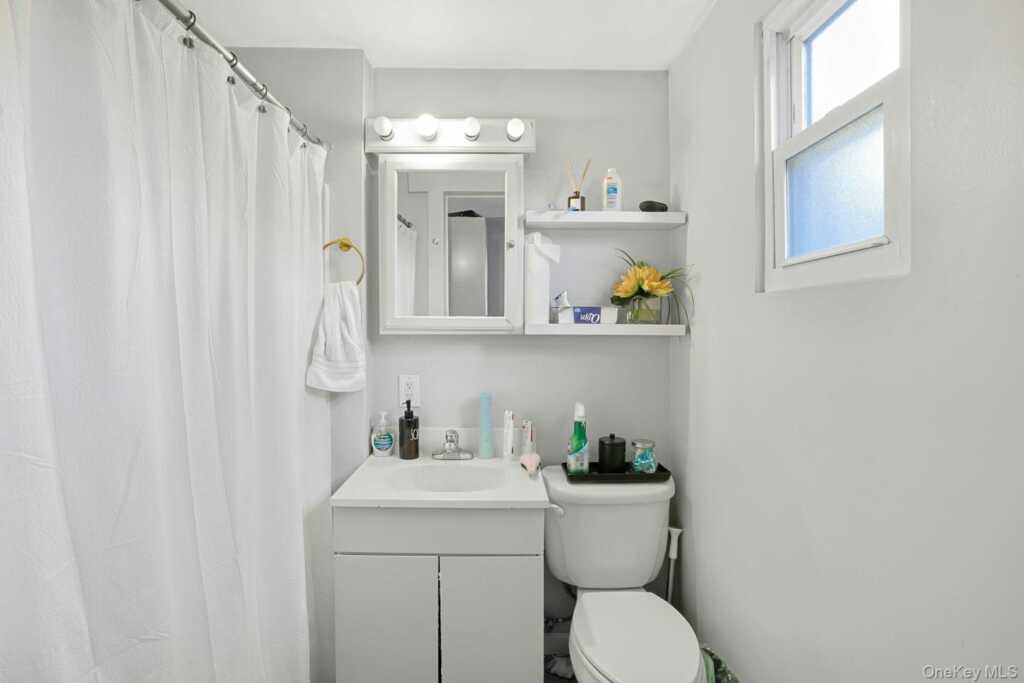 11 Woodland Avenue, New Rochelle, NY 10805 - Photo 10 of 19