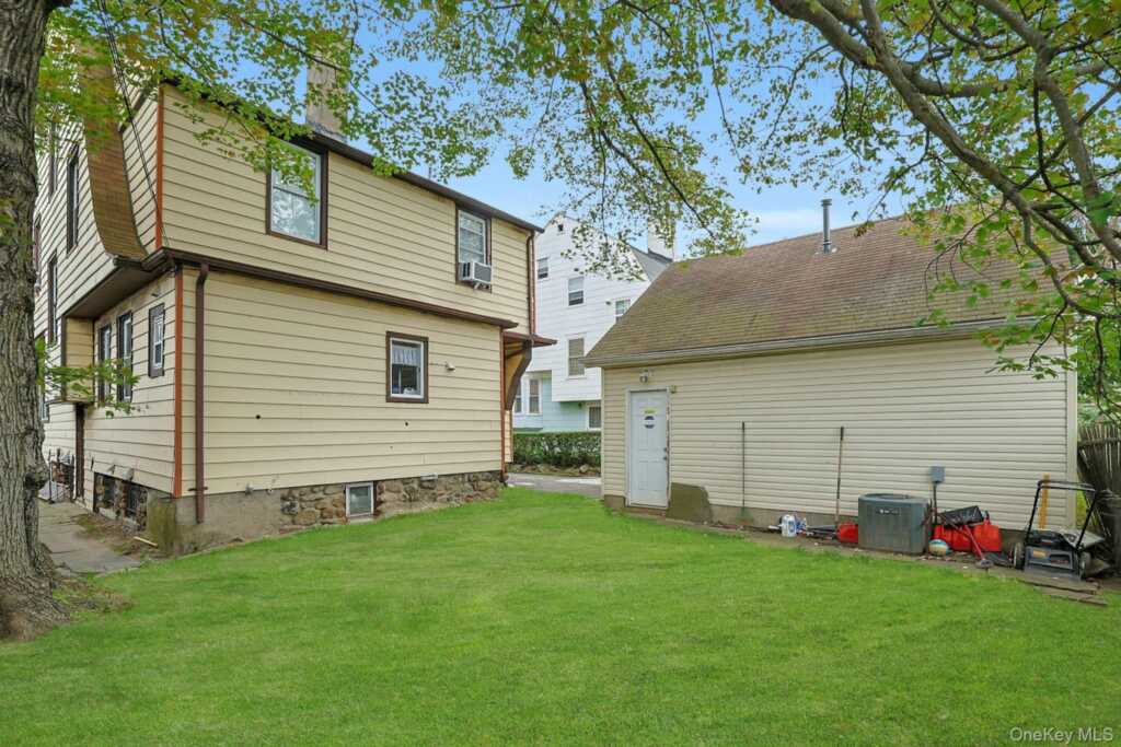 11 Woodland Avenue, New Rochelle, NY 10805 - Photo 13 of 19