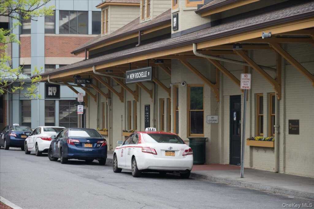 11 Woodland Avenue, New Rochelle, NY 10805 - Photo 18 of 19