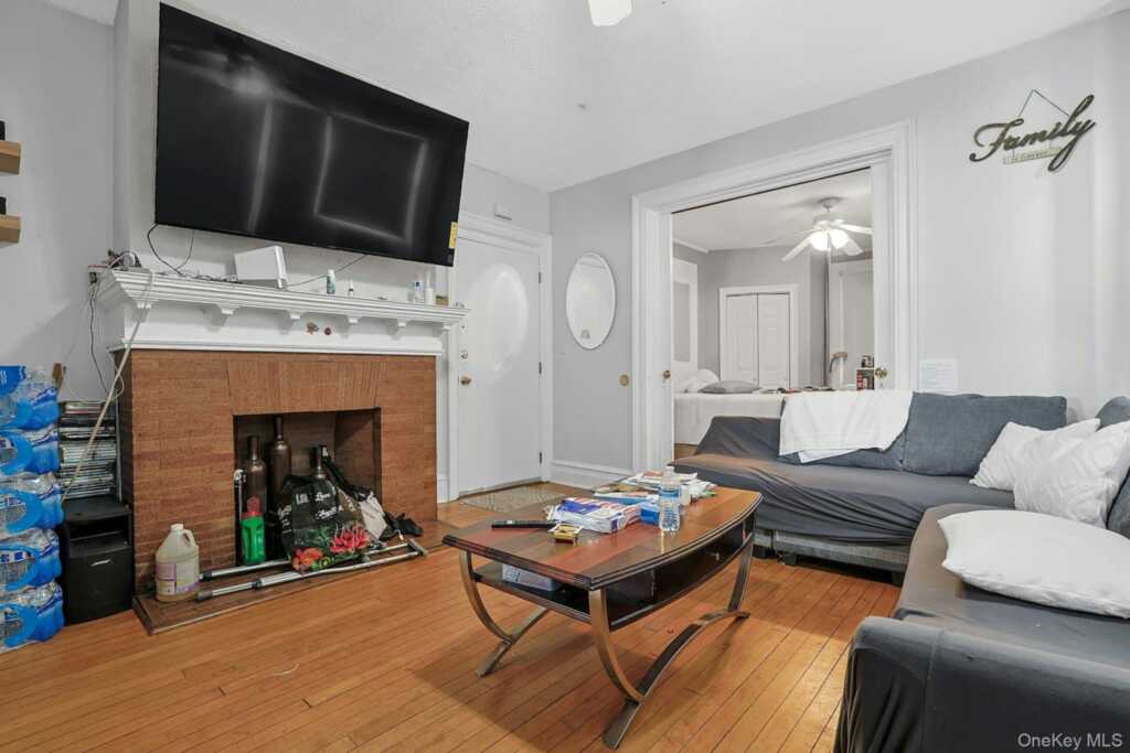 11 Woodland Avenue, New Rochelle, NY 10805 - Photo 3 of 19