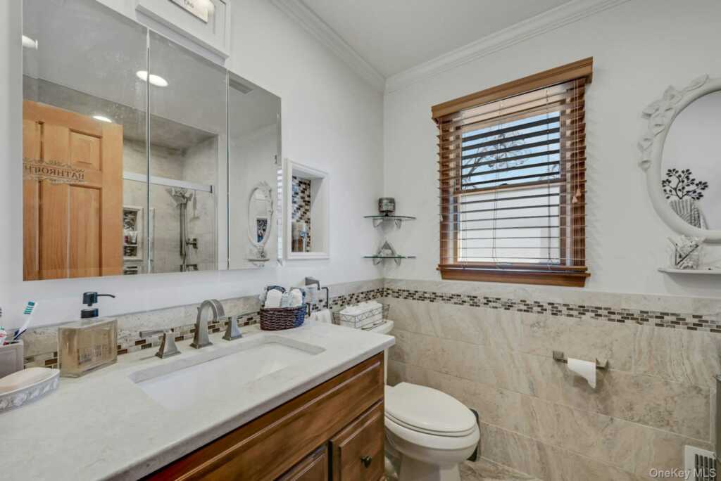 236 Valley Road, Valley Cottage, NY 10989 - Photo 18 of 35