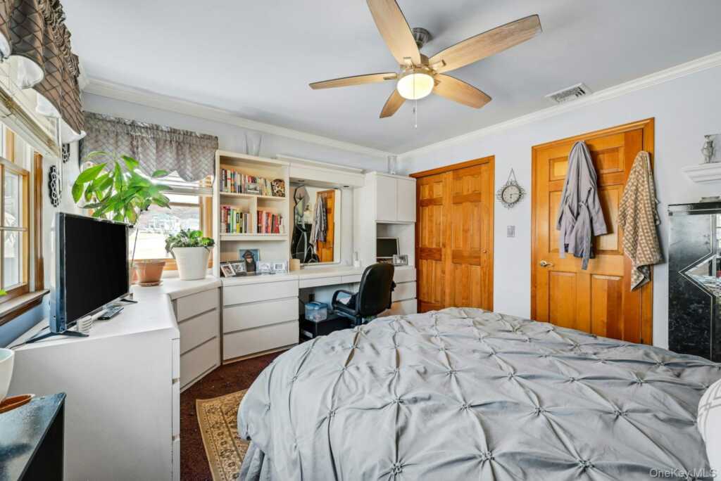 236 Valley Road, Valley Cottage, NY 10989 - Photo 20 of 35