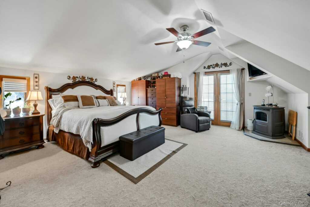 236 Valley Road, Valley Cottage, NY 10989 - Photo 23 of 35