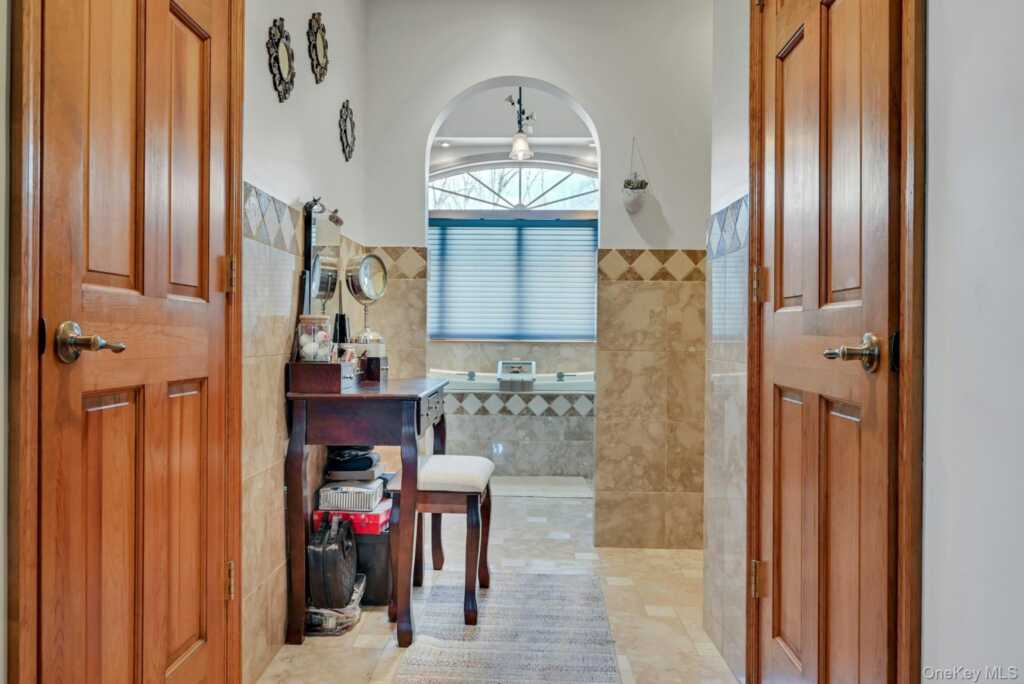 236 Valley Road, Valley Cottage, NY 10989 - Photo 25 of 35