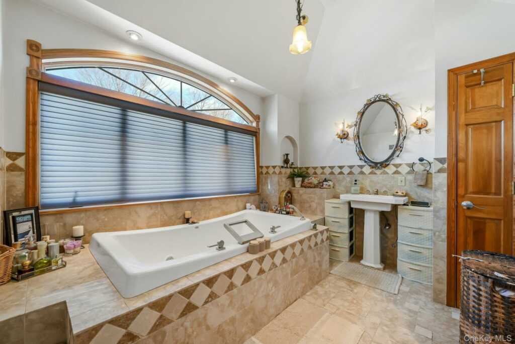 236 Valley Road, Valley Cottage, NY 10989 - Photo 27 of 35