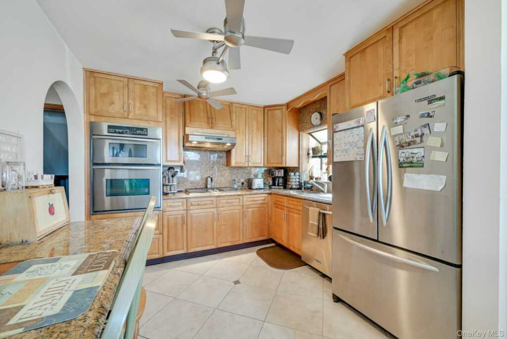 236 Valley Road, Valley Cottage, NY 10989 - Photo 4 of 35