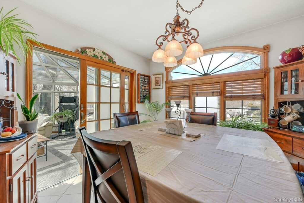 236 Valley Road, Valley Cottage, NY 10989 - Photo 6 of 35