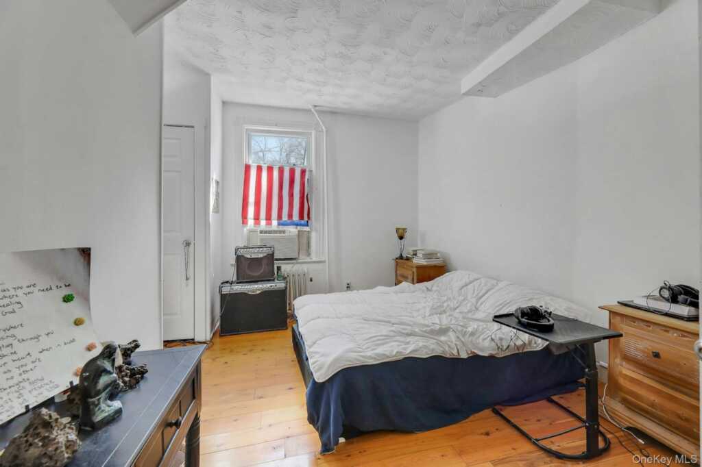 65 Lake Road, Valley Cottage, NY 10989 - Photo 14 of 33