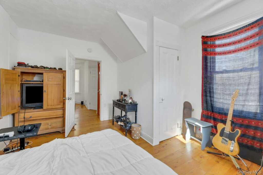 65 Lake Road, Valley Cottage, NY 10989 - Photo 16 of 33