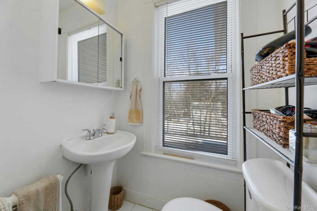 65 Lake Road, Valley Cottage, NY 10989 - Photo 23 of 33