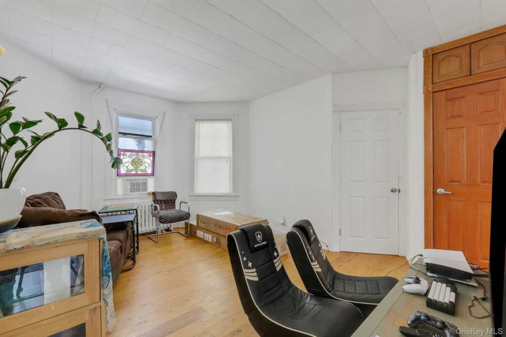 65 Lake Road, Valley Cottage, NY 10989 - Photo 7 of 33