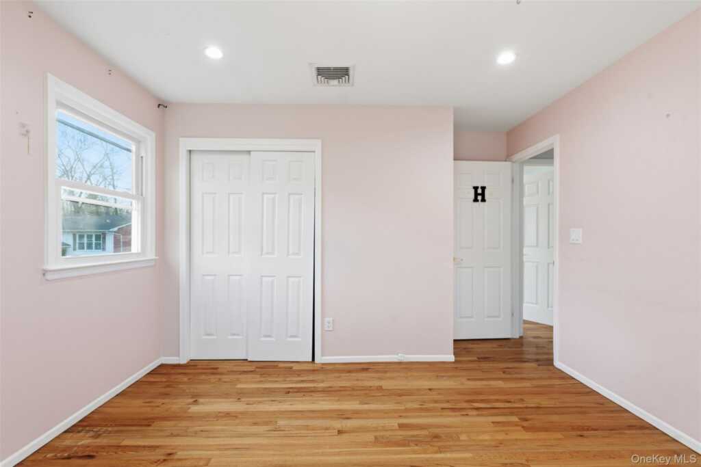 6 Cider Mill Court, New City, NY 10956 - Photo 9 of 36