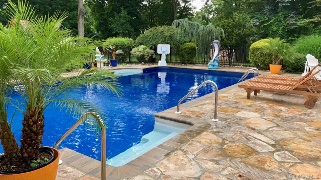 149 Ridge Road, Valley Cottage, NY 10989 - Photo 2 of 39