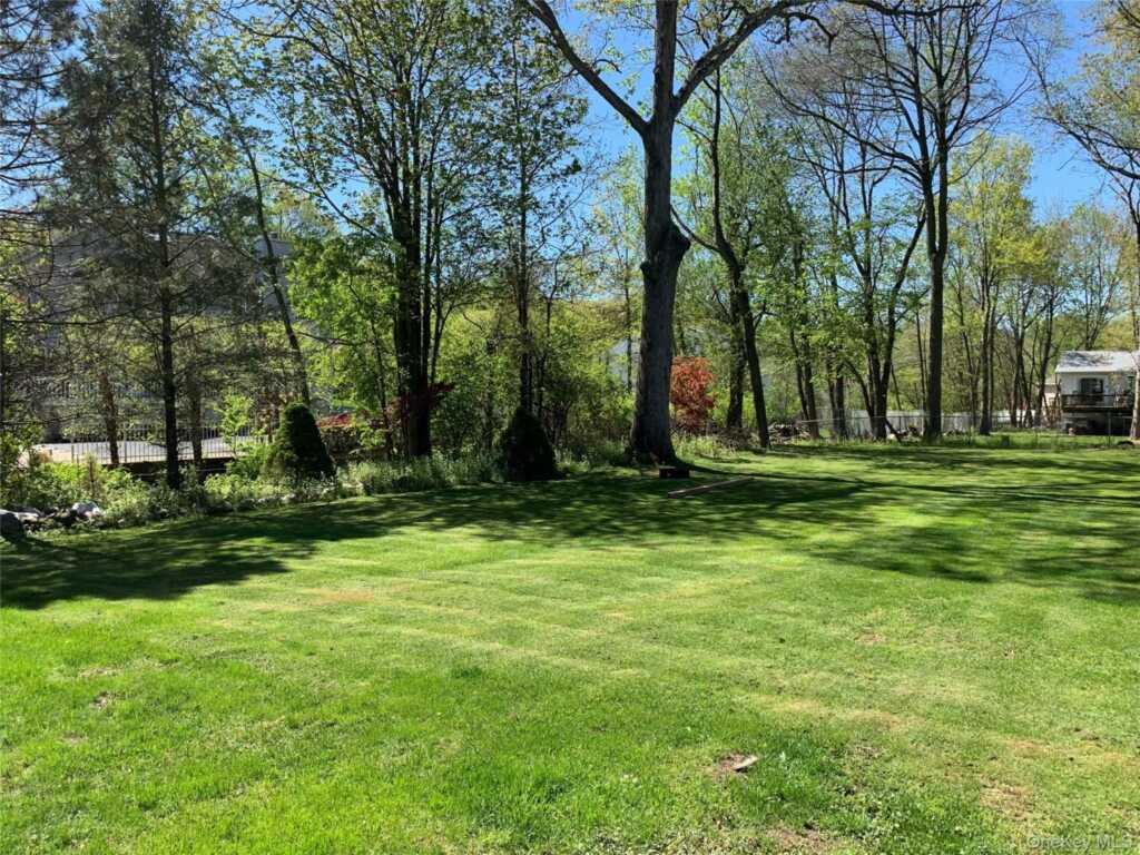 149 Ridge Road, Valley Cottage, NY 10989 - Photo 29 of 39