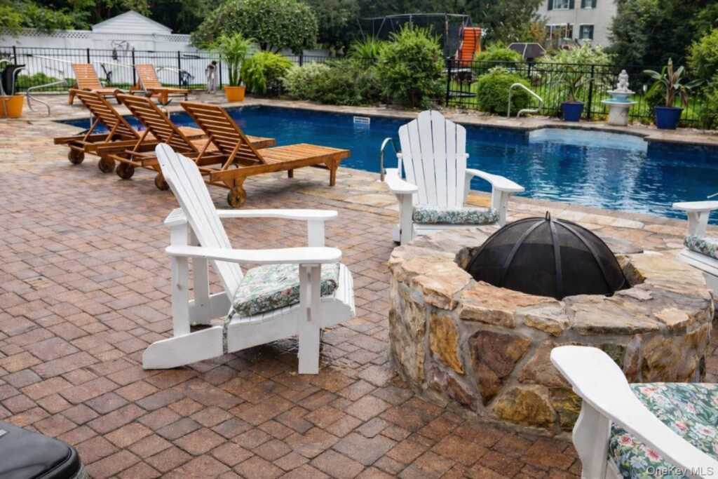 149 Ridge Road, Valley Cottage, NY 10989 - Photo 32 of 39