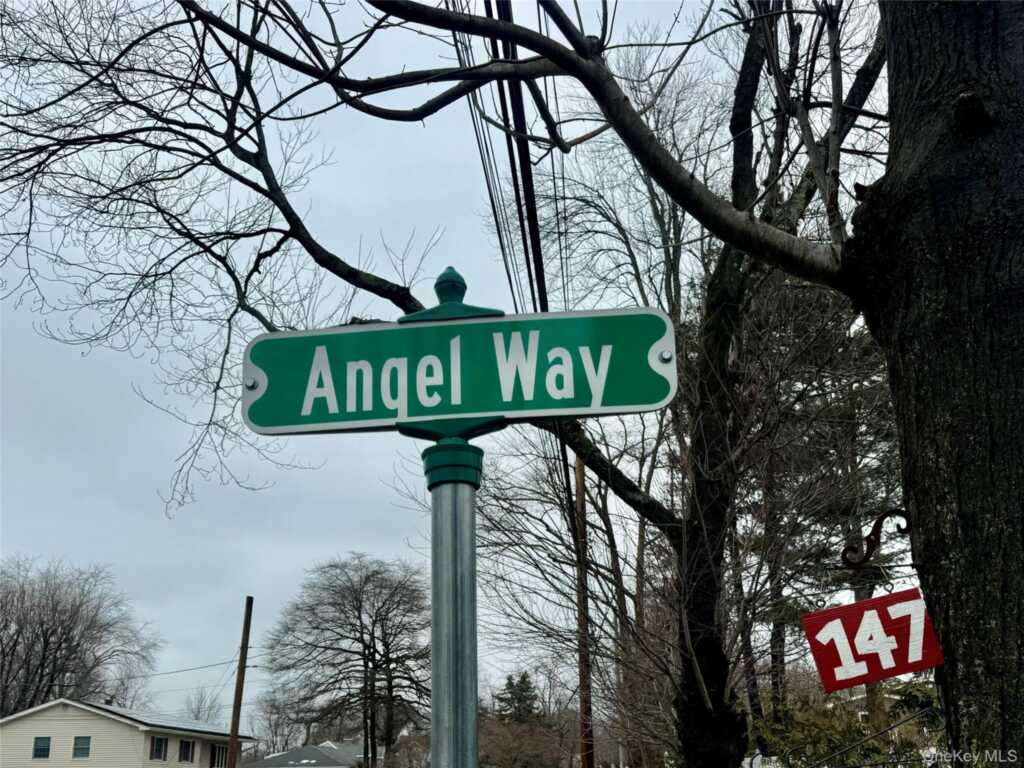 149 Ridge Road, Valley Cottage, NY 10989 - Photo 36 of 39