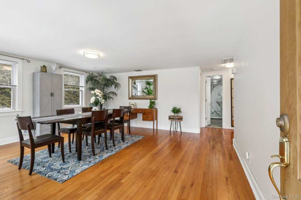 149 Ridge Road, Valley Cottage, NY 10989 - Photo 4 of 39