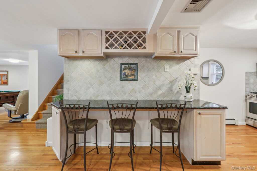 149 Ridge Road, Valley Cottage, NY 10989 - Photo 7 of 39