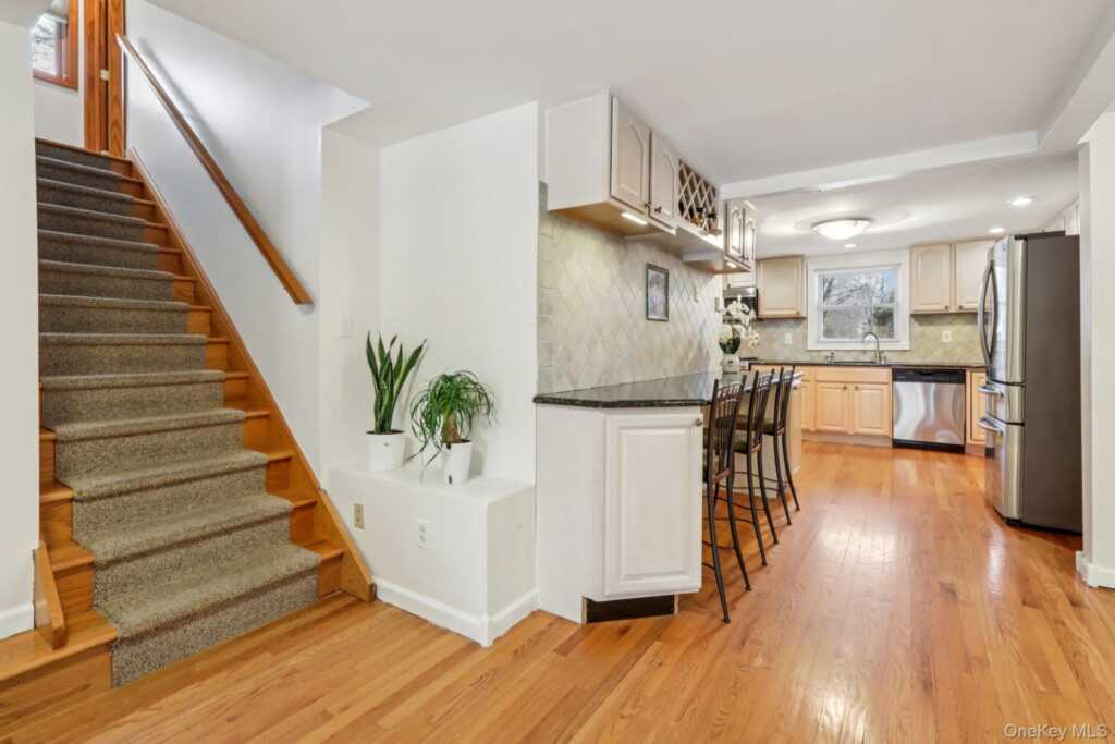 149 Ridge Road, Valley Cottage, NY 10989 - Photo 8 of 39