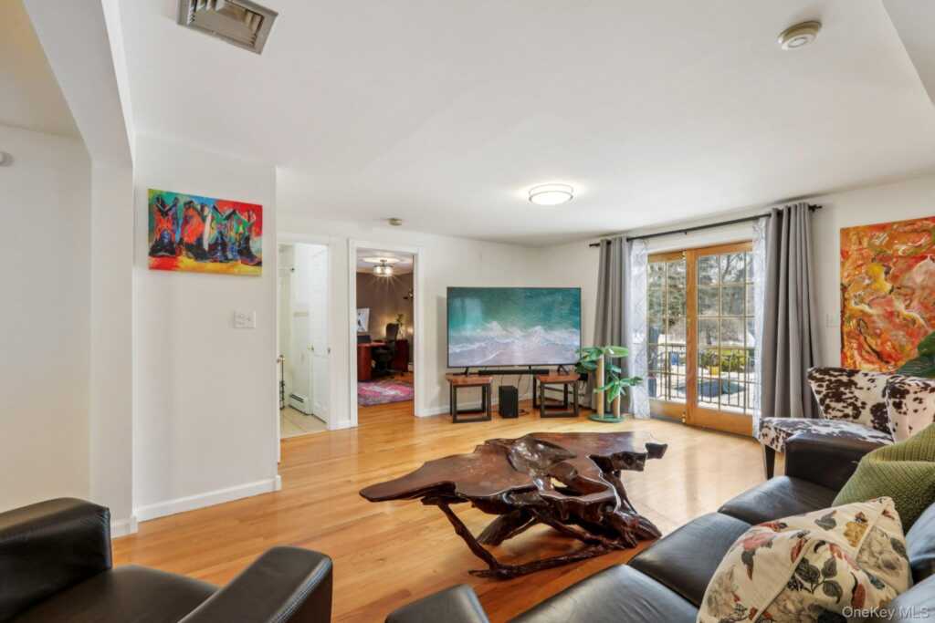 149 Ridge Road, Valley Cottage, NY 10989 - Photo 9 of 39