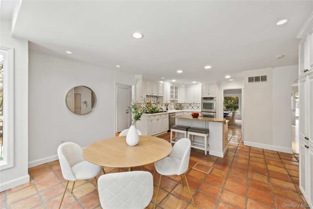 48 Woodhaven Drive, New City, NY 10956 - Photo 13 of 50