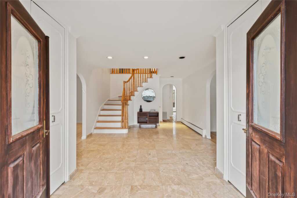 48 Woodhaven Drive, New City, NY 10956 - Photo 4 of 50