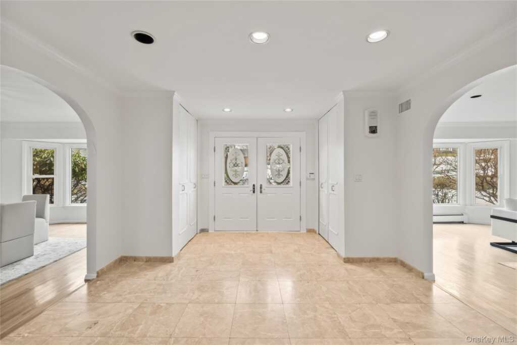 48 Woodhaven Drive, New City, NY 10956 - Photo 5 of 50