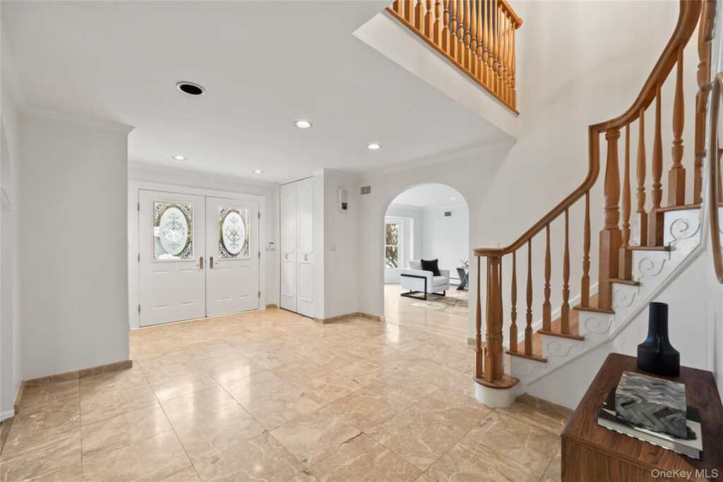 48 Woodhaven Drive, New City, NY 10956 - Photo 7 of 50