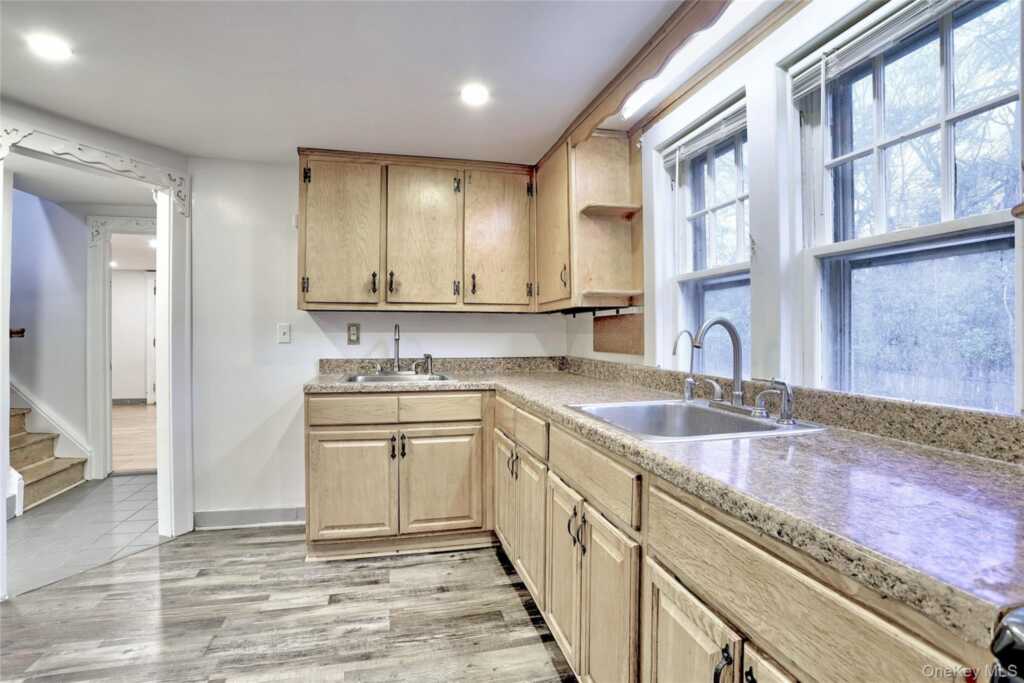 377 Buena Vista Road, New City, NY 10956 - Photo 10 of 36