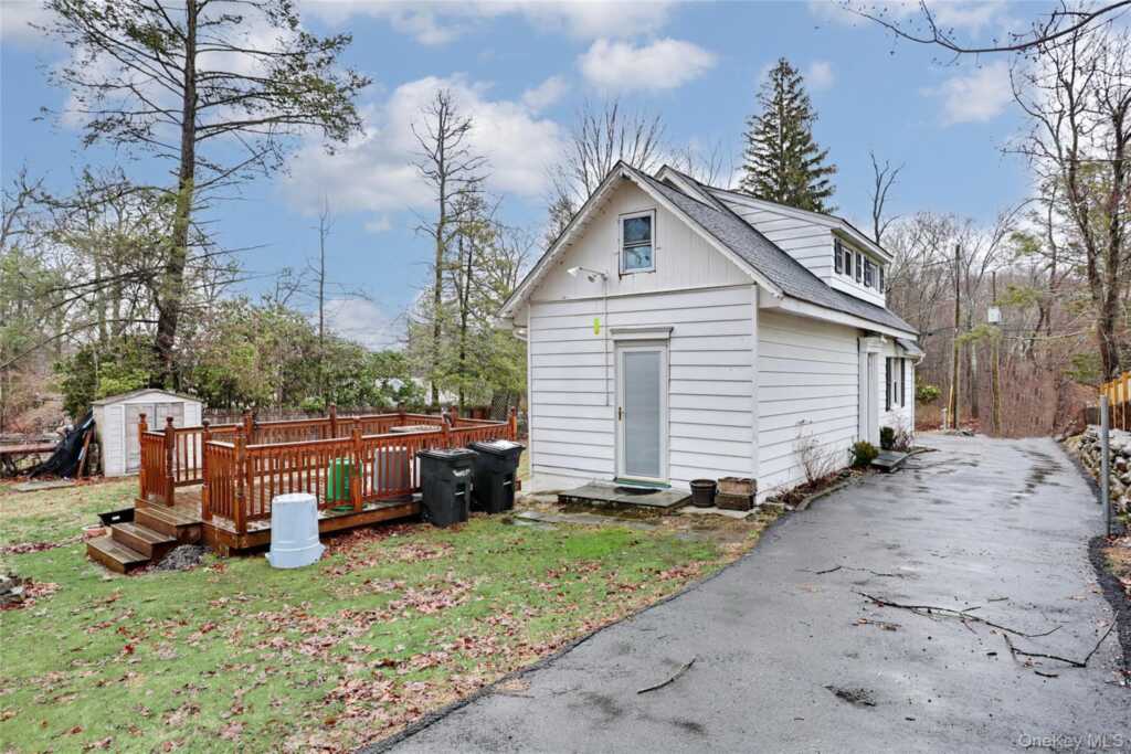 377 Buena Vista Road, New City, NY 10956 - Photo 32 of 36