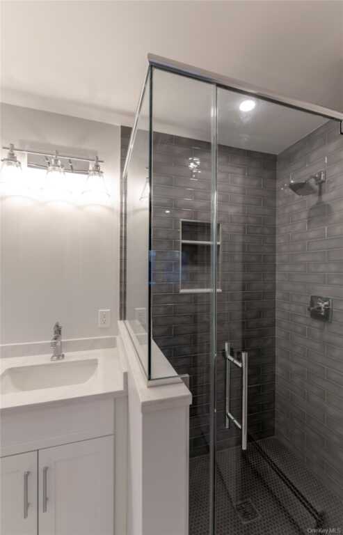 352 Holt Drive, Pearl River, NY 10965 - Photo 22 of 33