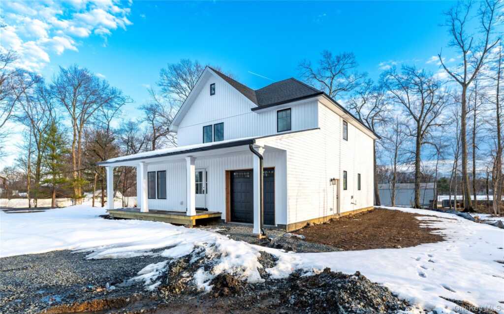 352 Holt Drive, Pearl River, NY 10965 - Photo 33 of 33