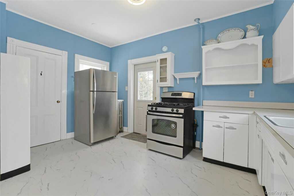 9 Clinton Place, Suffern, NY 10901 - Photo 13 of 44