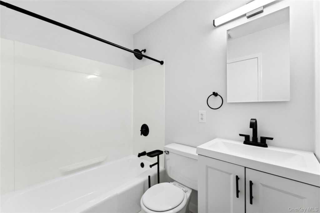 3 Harbor Lane, Unit #3A, New Rochelle, NY 10805 - Photo 13 of 16
