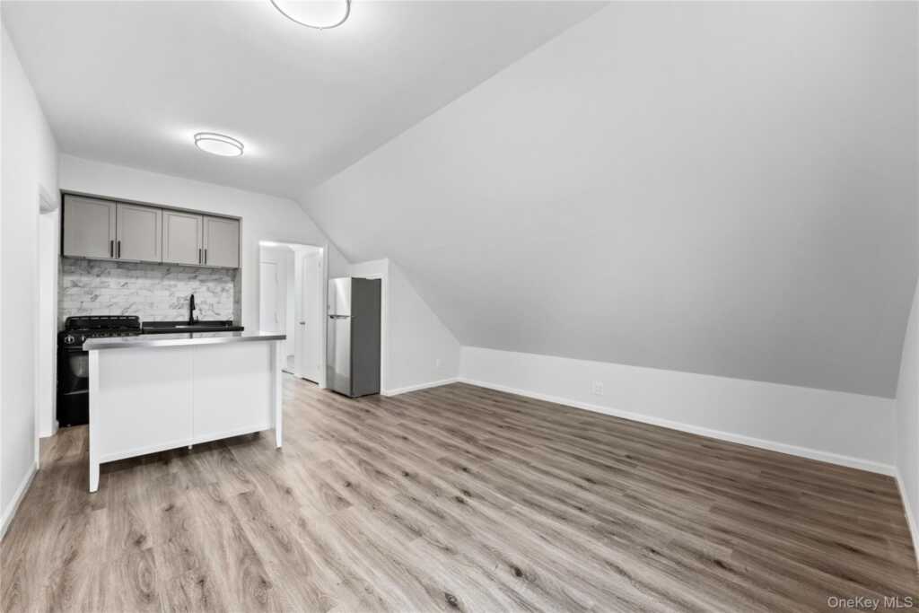 3 Harbor Lane, Unit #3A, New Rochelle, NY 10805 - Photo 3 of 16