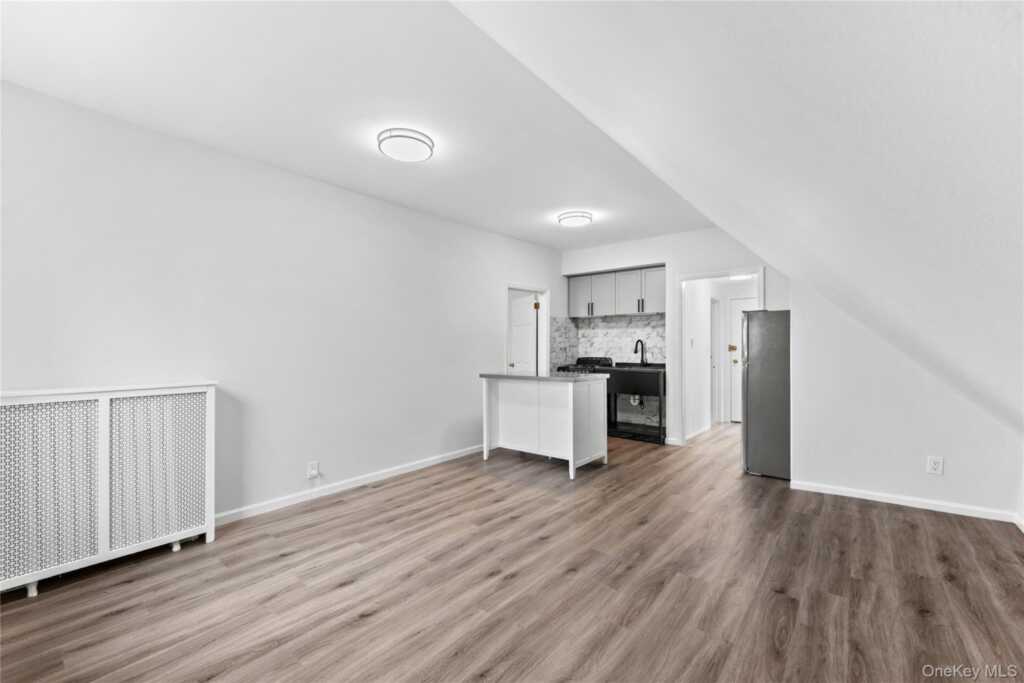 3 Harbor Lane, Unit #3A, New Rochelle, NY 10805 - Photo 5 of 16