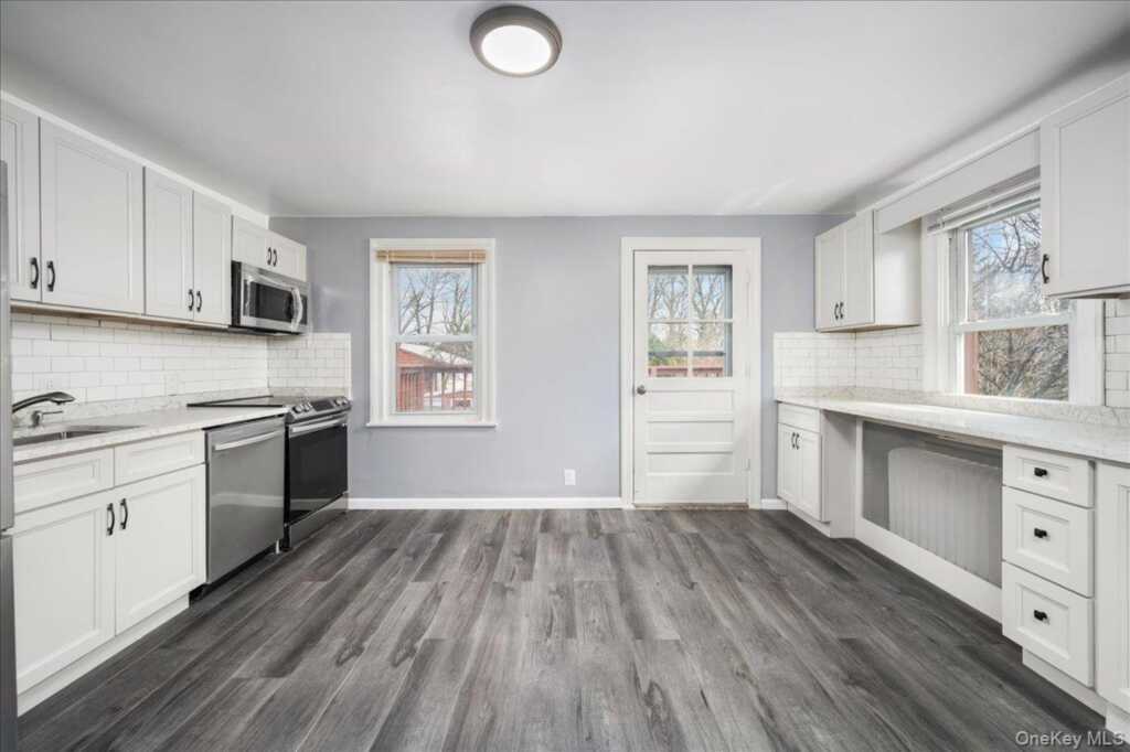 319 Union Avenue, Rye, NY 10543 - Photo 3 of 26