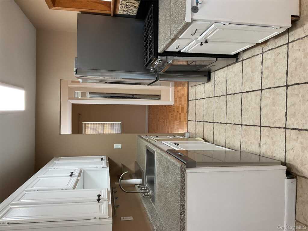 430 Somerset Drive, Unit #F, Pearl River, NY 10965 - Photo 11 of 27