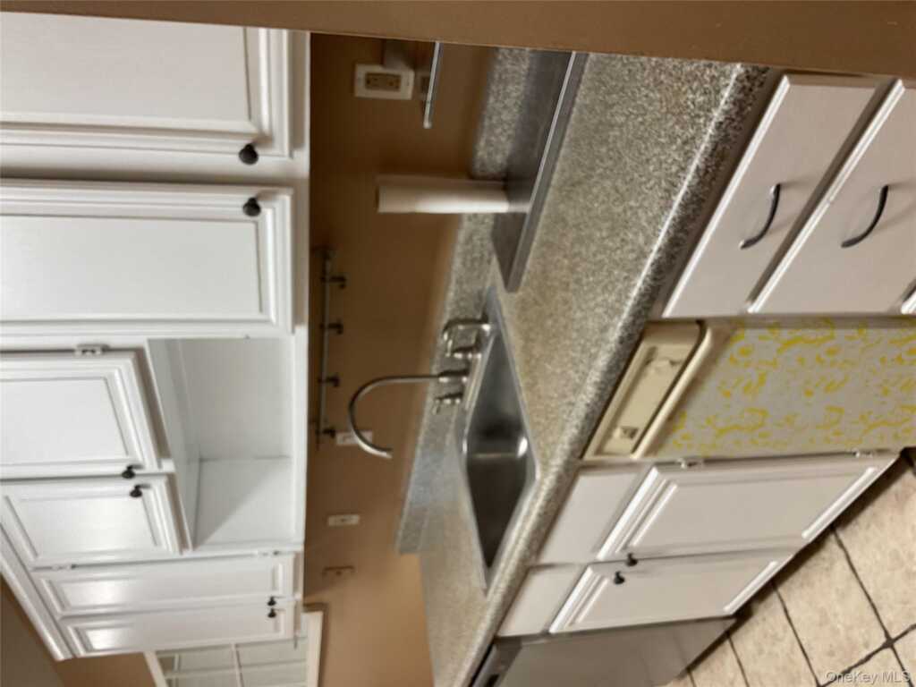 430 Somerset Drive, Unit #F, Pearl River, NY 10965 - Photo 12 of 27