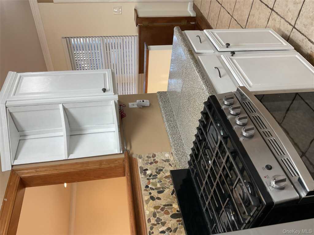 430 Somerset Drive, Unit #F, Pearl River, NY 10965 - Photo 13 of 27